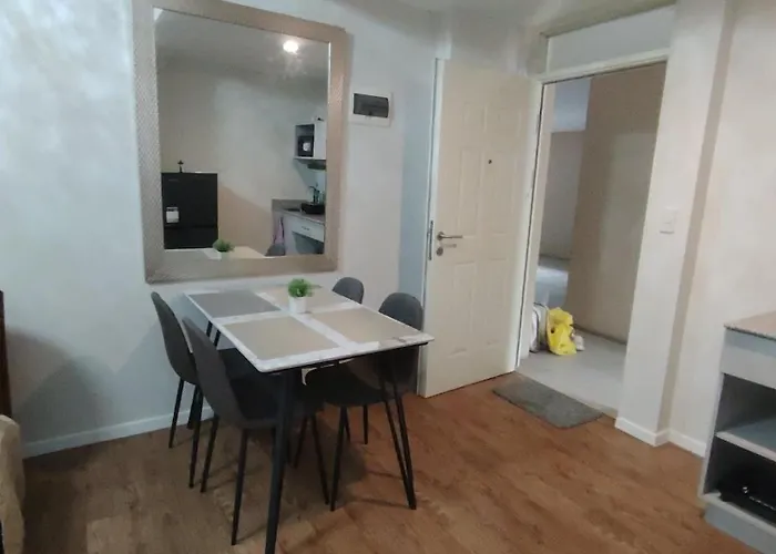 Teresitas Place At Amani Grand Near Mactan Cebu Airport ホテル